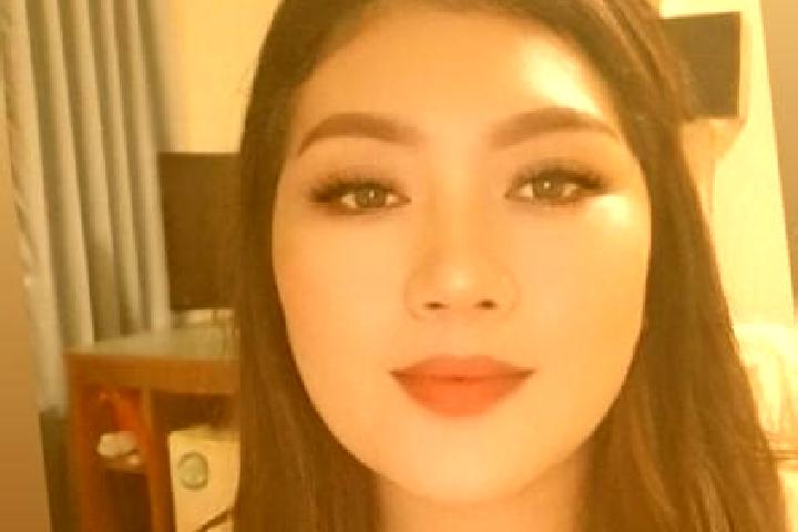 Iris, 20, a auburn amber-eyed european companion based in Vengambur. Offering Massage, CIM, Couples. Available for incall and outcall, day and evening dates.