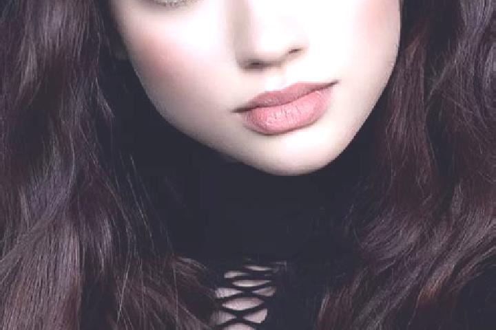 Iris, 20, a auburn dark-eyed european companion based in Sigsig. Offering Dinner Date, Couples, Massage. Available for incall and outcall, overnight bookings...