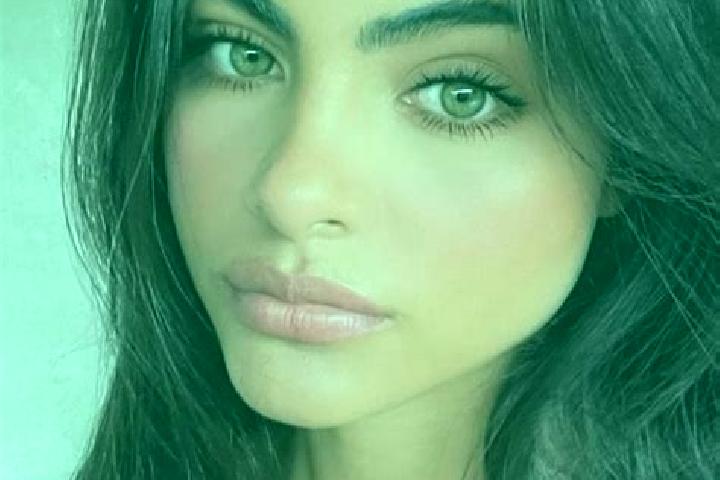 Iris, 20, a auburn grey-eyed indian companion based in Katastarion. Offering Deep French Kissing, 69, Striptease. Available for incall and outcall, overnight...
