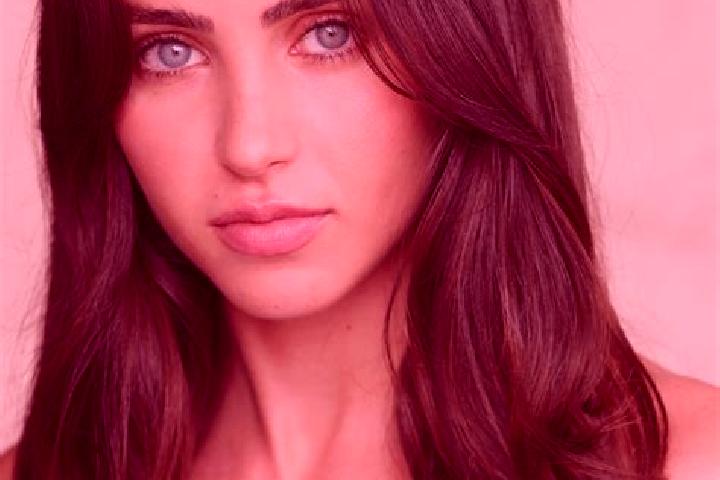 Iris, 20, a brunette brown-eyed caribbean companion based in Bowen Mountain. Offering Fetish, Striptease, Duos. Available for incall and outcall, overnight b...
