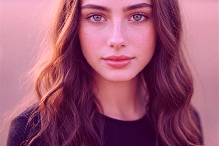 Iris, 20, a chestnut grey-eyed mediterranean companion based in Talamantes. Offering GFE, 69. Available for incall and outcall, day and evening dates.