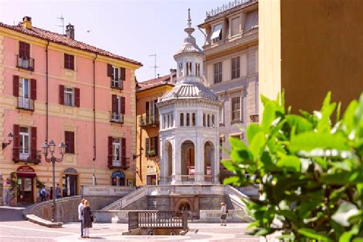 Iris, 20 — Escort in Brescello, Italy