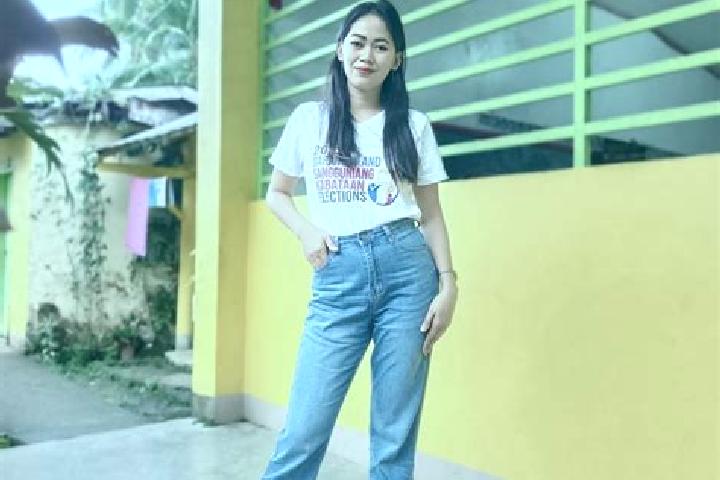 Iris, 20 — Escort in Lumbog, Philippines