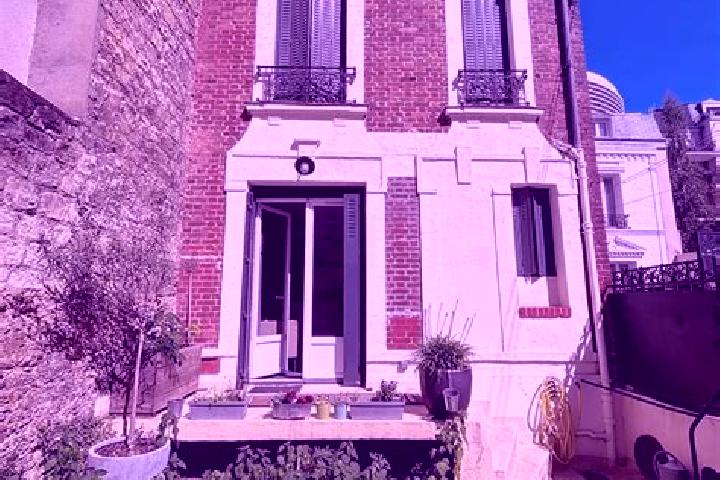 Iris, 20 — Escort in Puteaux, France