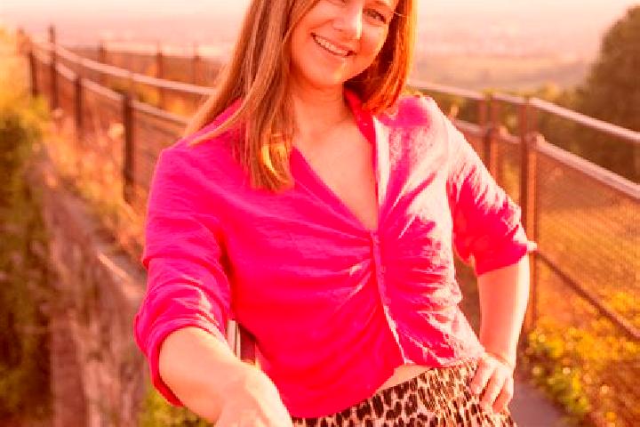 Iris, 20 — Escort in Riespach, France