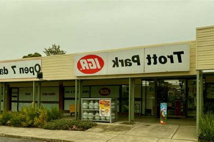 Iris, 20 — Escort in Trott Park, Australia