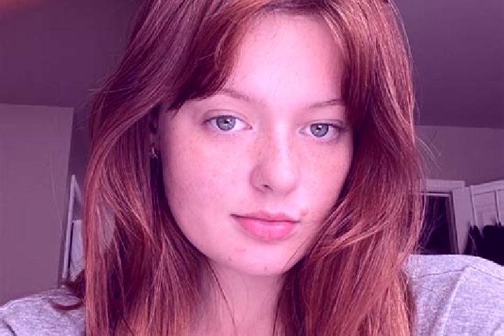 Iris, 21, a auburn green-eyed indian companion based in Santa Caterina Villarmosa. Offering A-Level, Roleplay, Dinner Date, Travel Companion. Available for i...