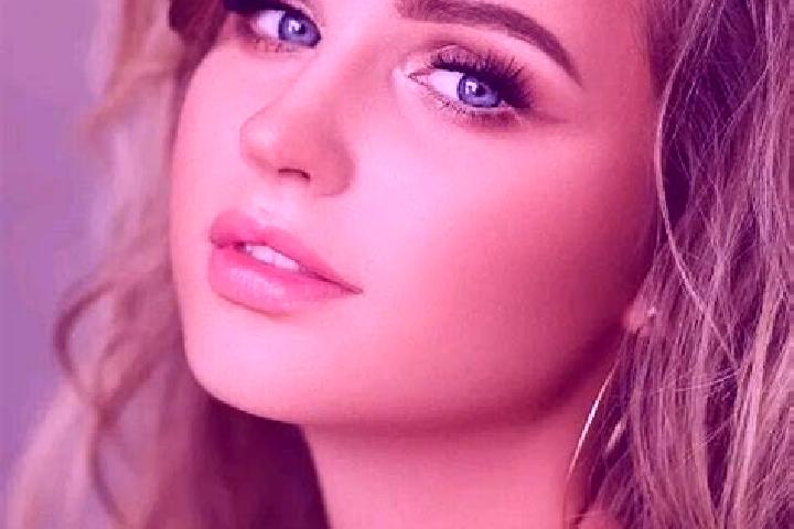 Iris, 21, a dark blonde blue-eyed asian companion based in Rattaphum. Offering Tantra, CIM. Available for incall and outcall, day and evening dates.