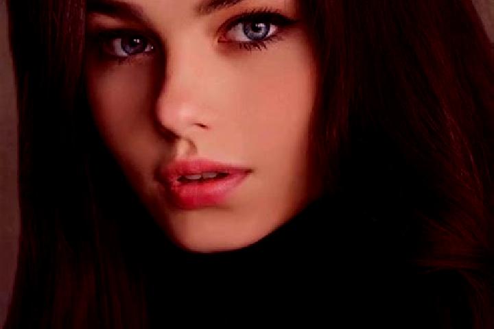Iris, 21, a red dark-eyed slavic companion based in Mae Charim. Offering BDSM, Dinner Date, Striptease. Available for incall and outcall, day and evening dates.