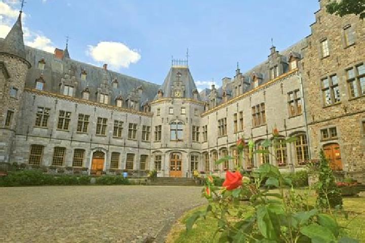 Iris, 21 — Escort in Ham-sur-Heure, Belgium