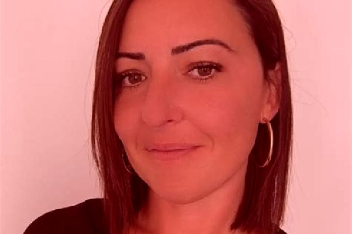 Iris, 21 — Escort in Romagnieu, France