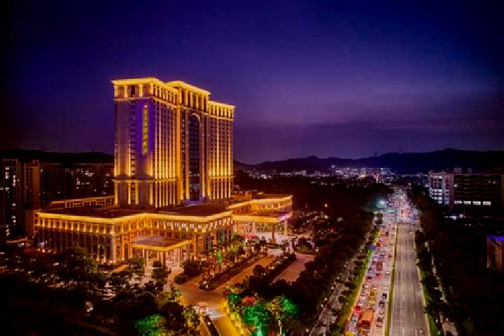 Iris, 21 — Escort in Tangxia, China