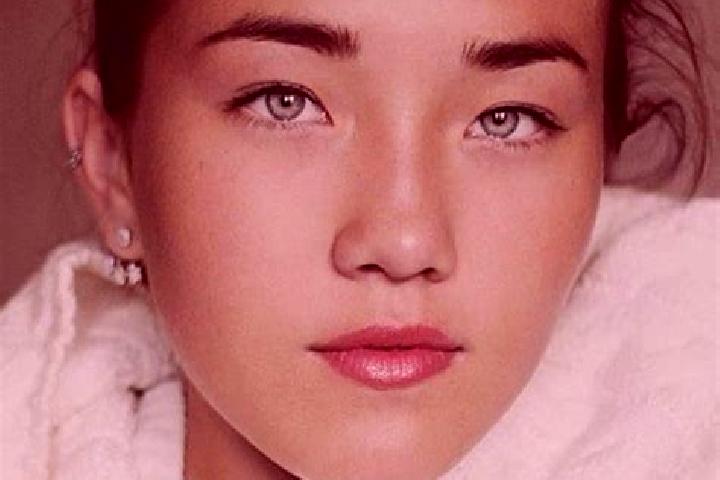 Iris, 22, a black grey-eyed caucasian companion based in Bangor. Offering Deep French Kissing, Fetish, Girlfriend Experience. Available for incall and outcal...