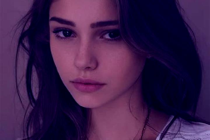 Iris, 22, a brunette green-eyed slavic companion based in Bartolome Maso. Offering Striptease, Couples. Available for incall and outcall, day and evening dates.