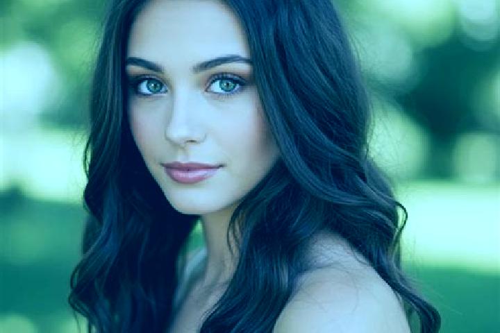 Iris, 22, a brunette hazel-eyed ebony companion based in Maurik. Offering Dinner Date, Party Girl, Roleplay, 69. Available for incall and outcall, overnight ...