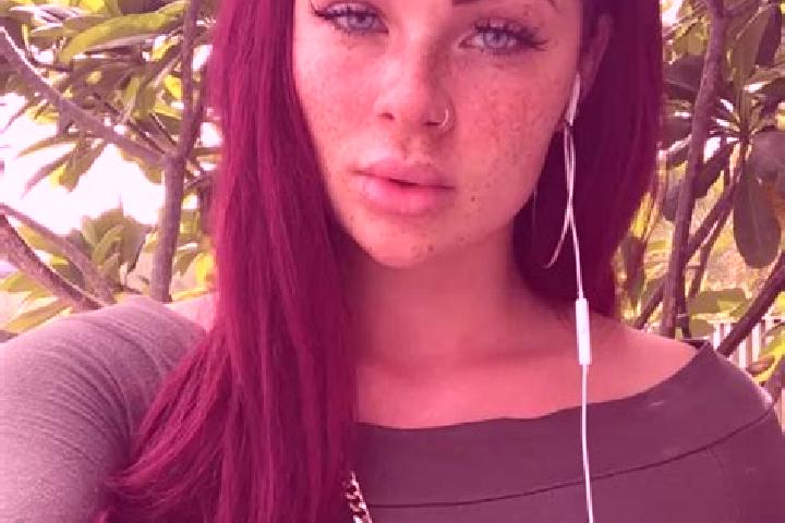 Iris, 22, a red green-eyed latina companion based in Hradek nad Nisou. Offering Domination, Fetish, Massage. Available for incall and outcall, overnight book...