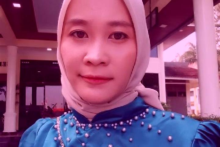 Iris, 22 — Escort in Kerep Wetan, Indonesia