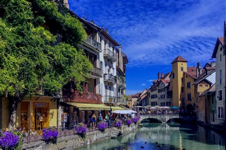 Iris, 22 — Escort in Marseille 10, France