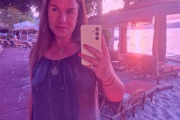 Iris, 22 — Escort in Sahilkoey, Turkey