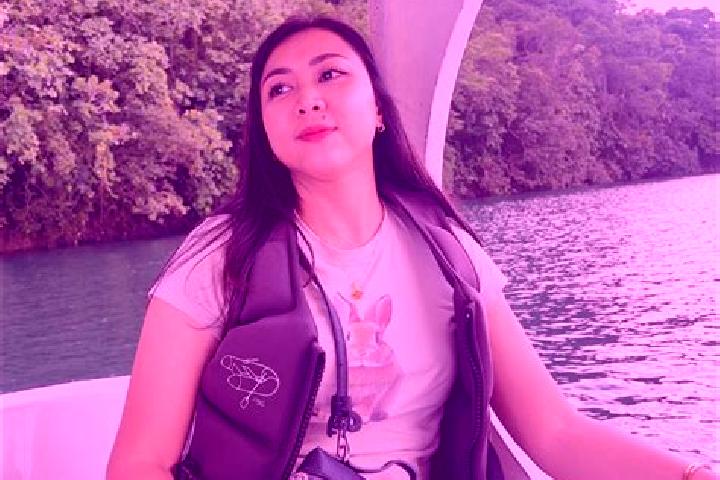 Iris, 22 — Escort in Tatau, Malaysia