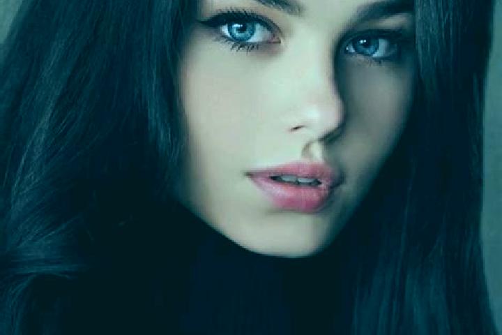 Iris, 23, a auburn dark-eyed slavic companion based in Bochum. Offering Overnight, A-Level, Girlfriend Experience. Available for incall and outcall, day and ...
