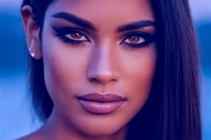 Iris, 23, a dark blonde amber-eyed latina companion based in Grobiakoko. Offering GFE, Massage, Erotic Massage, Roleplay, BDSM. Available for incall and outc...