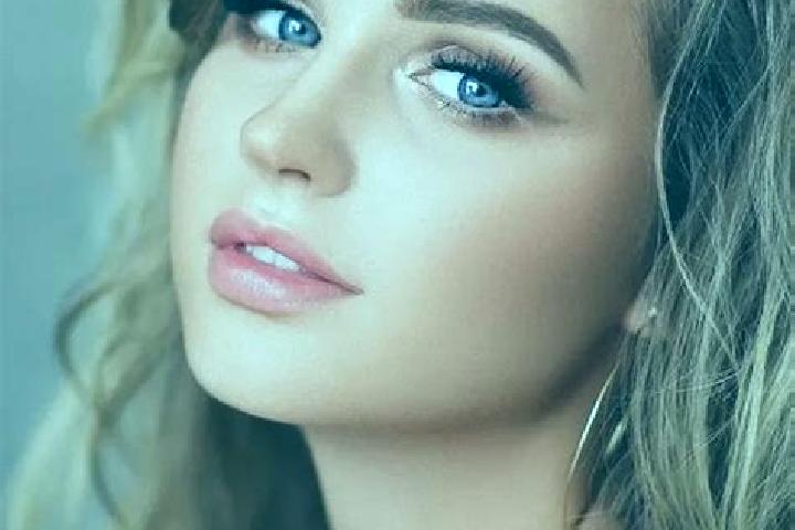 Iris, 23, a dark blonde blue-eyed mediterranean companion based in Bahsili. Offering 69, Roleplay, Duos. Available for incall and outcall, day and evening da...