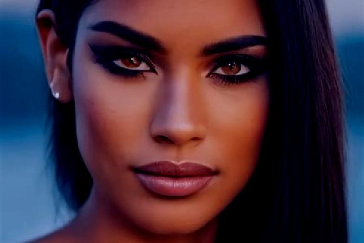 Iris, 23, a red grey-eyed latina companion based in Kardamyla. Offering Dinner Date, Overnight, Girlfriend Experience, Tantra, GFE. Available for incall and ...