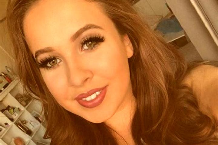 Iris, 23, a red grey-eyed slavic companion based in Petrindu. Offering Dinner Date, Prostate Massage, CIM. Available for incall and outcall, day and evening ...