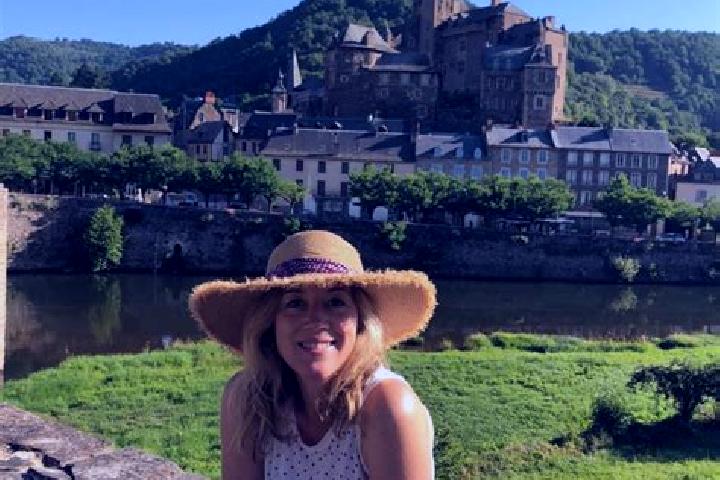 Iris, 23 — Escort in Estaing, France