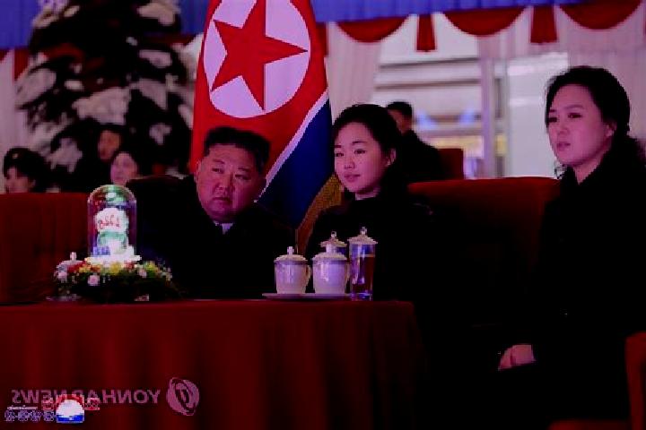 Iris, 23 — Escort in Hau-ri, North Korea