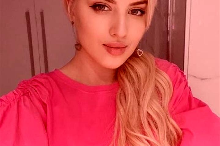 Iris, 23 — Escort in Linda, Russia