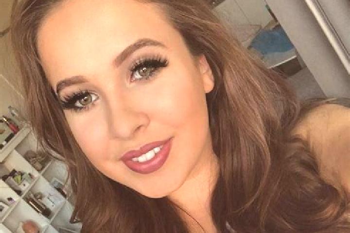 Iris, 24, a auburn dark-eyed indian companion based in Zuid-Berghuizen. Offering A-Level, Girlfriend Experience, Roleplay. Available for incall and outcall, ...