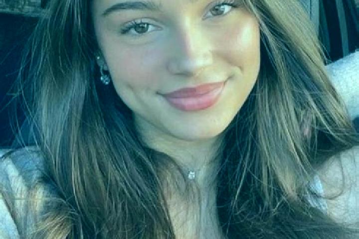 Iris, 24, a auburn hazel-eyed slavic companion based in Banuelos de Bureba. Offering Girlfriend Experience, Massage, Travel Companion, Overnight, 69. Availab...