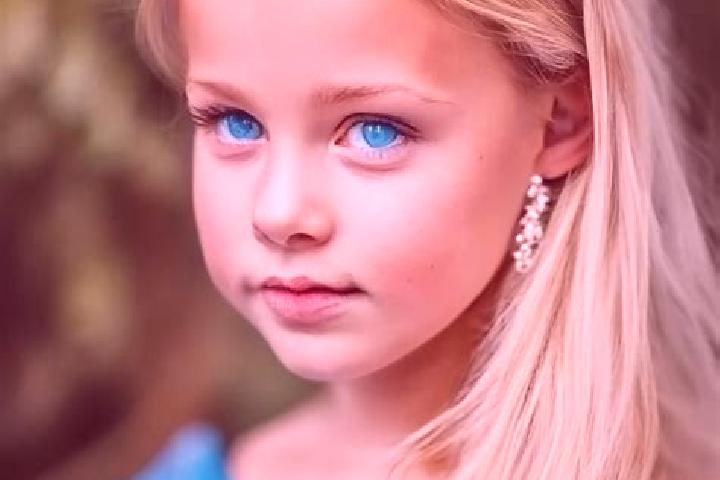 Iris, 24, a blonde blue-eyed mediterranean companion based in Vallieres. Offering Massage, GFE, Couples, CIM. Available for incall and outcall, overnight boo...