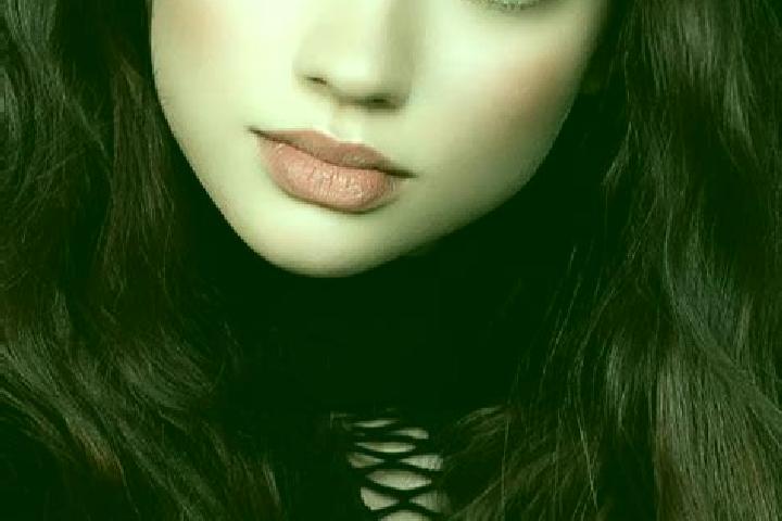 Iris, 24, a brunette dark-eyed asian companion based in Alcasser. Offering OWO, Domination, CIM. Available for incall and outcall, overnight bookings available.