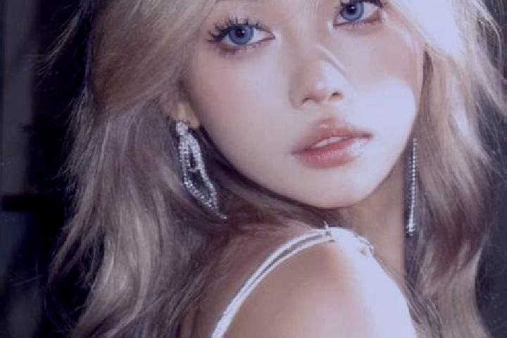 Iris, 24, a platinum blonde grey-eyed asian companion based in Gaojiacun. Offering Dinner Date, A-Level, Deep French Kissing. Available for incall and outcal...