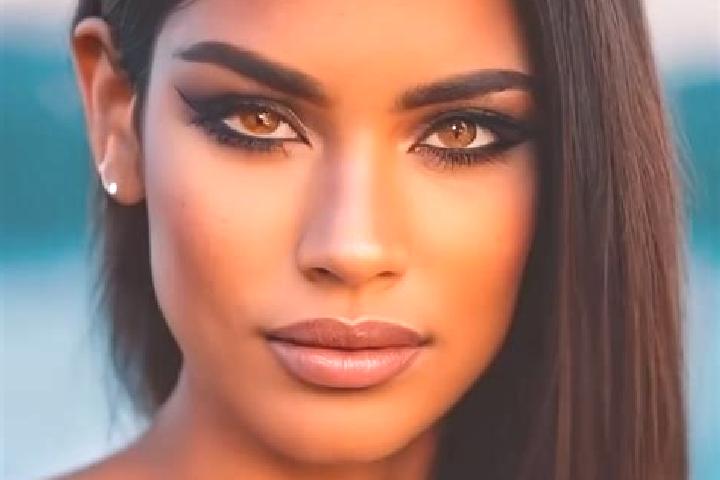 Iris, 24, a red green-eyed latina companion based in Churovichi. Offering Massage, Erotic Massage, 69, Overnight. Available for incall and outcall, day and e...