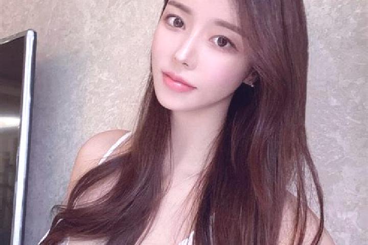 Iris, 24 — Escort in Huanglou, China