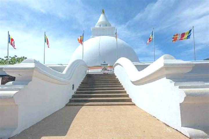 Iris, 24 — Escort in Kataragama, Sri Lanka