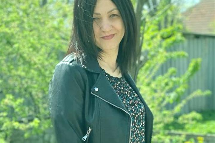 Iris, 24 — Escort in Khorol , Russia