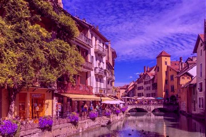 Iris, 24 — Escort in Marchesieux, France