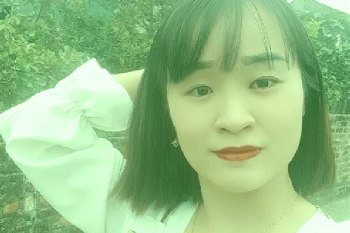 Iris, 24 — Escort in Van Giang, Vietnam