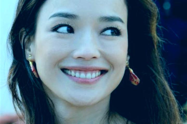 Iris, 24 — Escort in Xindian, China
