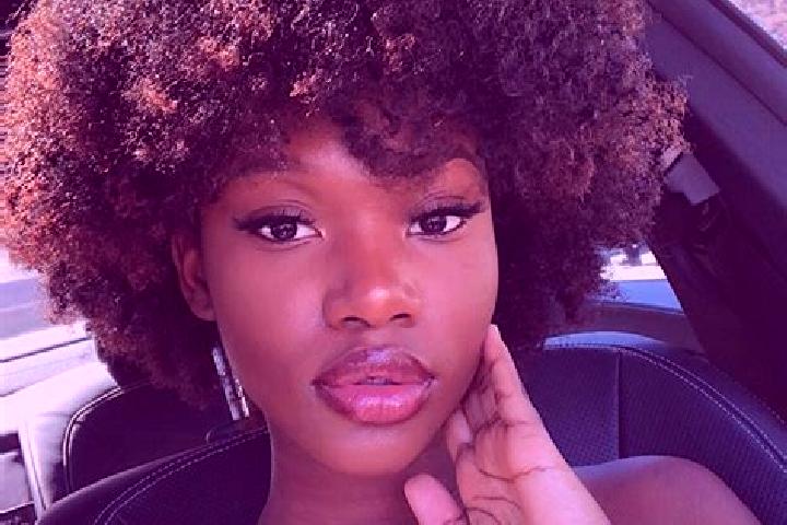 Iris, 25, a black brown-eyed ebony companion based in Salonta. Offering Overnight, Domination, Duos. Available for incall and outcall, day and evening dates.
