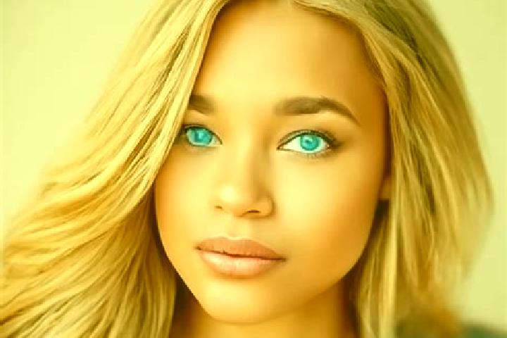 Iris, 25, a blonde blue-eyed latina companion based in Latirka. Offering Fetish, BDSM. Available for incall and outcall, day and evening dates.