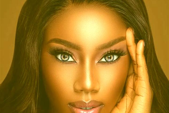 Iris, 25, a chestnut blue-eyed ebony companion based in Aminpur. Offering Dinner Date, Fetish. Available for incall and outcall, overnight bookings available.