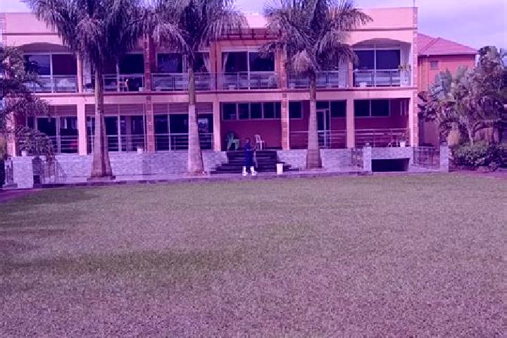Iris, 25 — Escort in Kyengera, Uganda
