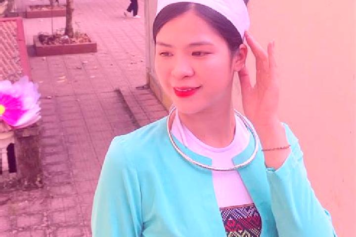 Iris, 25 — Escort in Muong Khen, Vietnam
