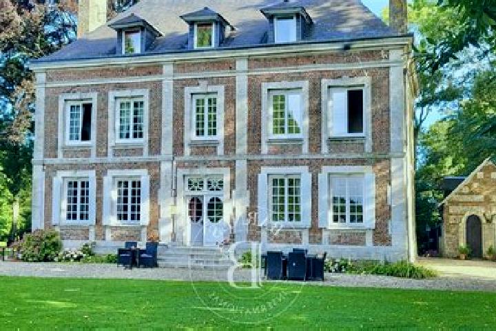 Iris, 25 — Escort in Savignies, France